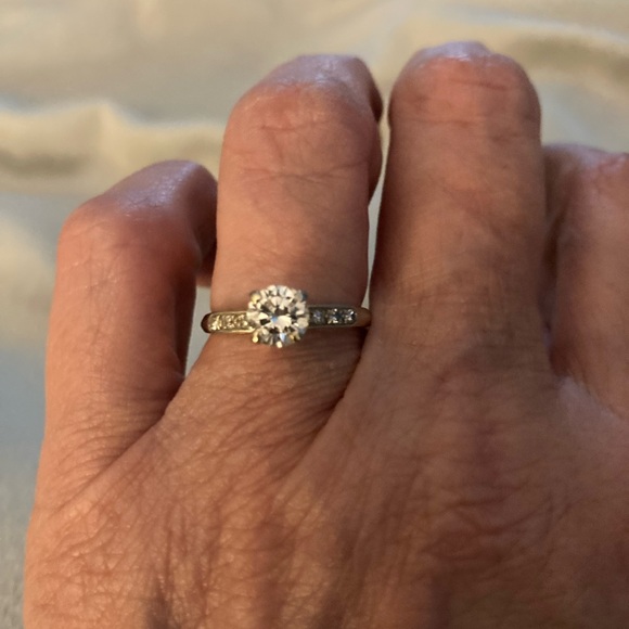 Diamond Ring 3/4-1 C My own Diamonds with3 sm stones on sides. NWOT 6-6.5 14 k - Picture 2 of 6